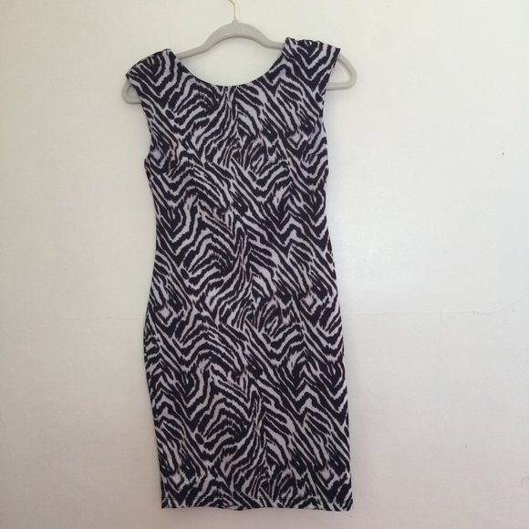 H&M Zebra Mini Dress Size Small - Picture 4 of 5